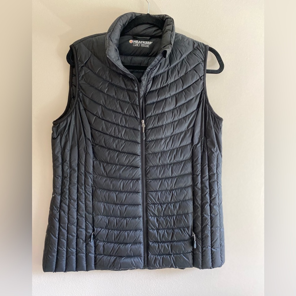 Black puffer vest